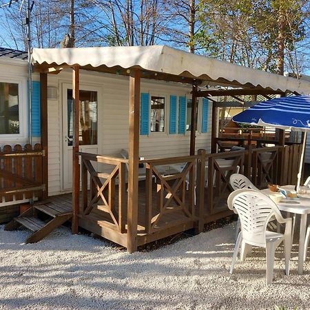 Mobilhome Les Volets Bleus Vaudreuille Bagian luar foto
